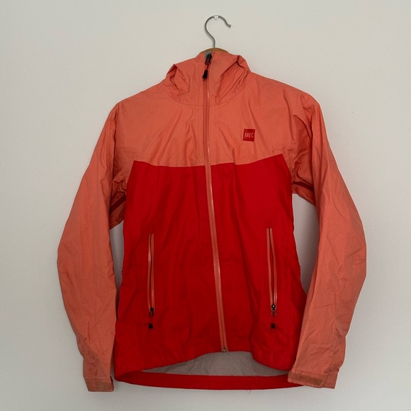 MEC Rain Jacket and Windbreaker - Picture 2 of 13
